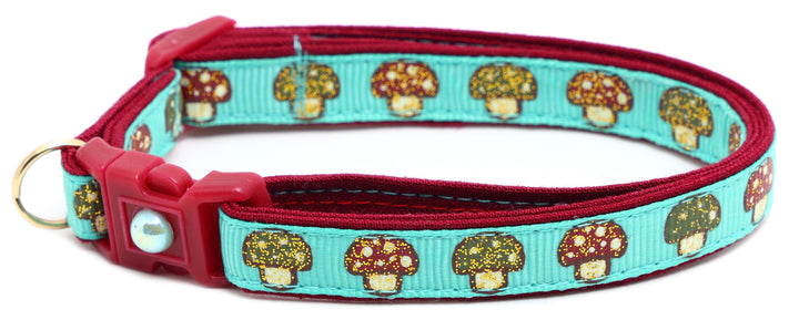 Woodland Mushrooms Breakaway Cat Collar Pugs2Persians