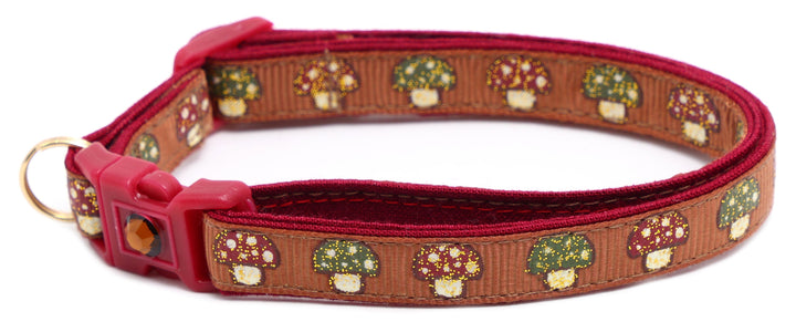 Woodland Mushrooms Breakaway Cat Collar Pugs2Persians