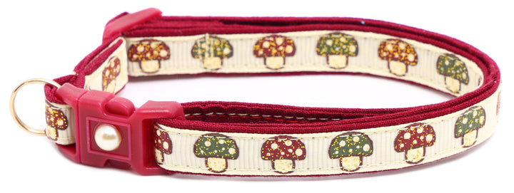 Woodland Mushrooms Breakaway Cat Collar Pugs2Persians