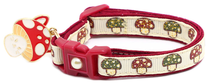 Woodland Mushrooms Breakaway Cat Collar Pugs2Persians