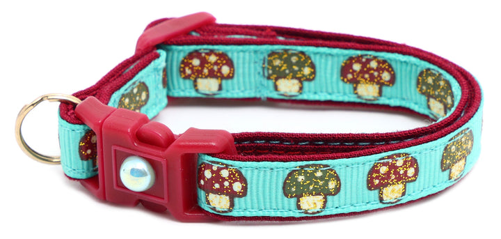 Woodland Mushrooms Breakaway Cat Collar Pugs2Persians