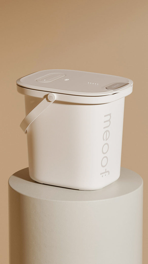 Smart Vacuum 13L Cream Pet Food Container-0